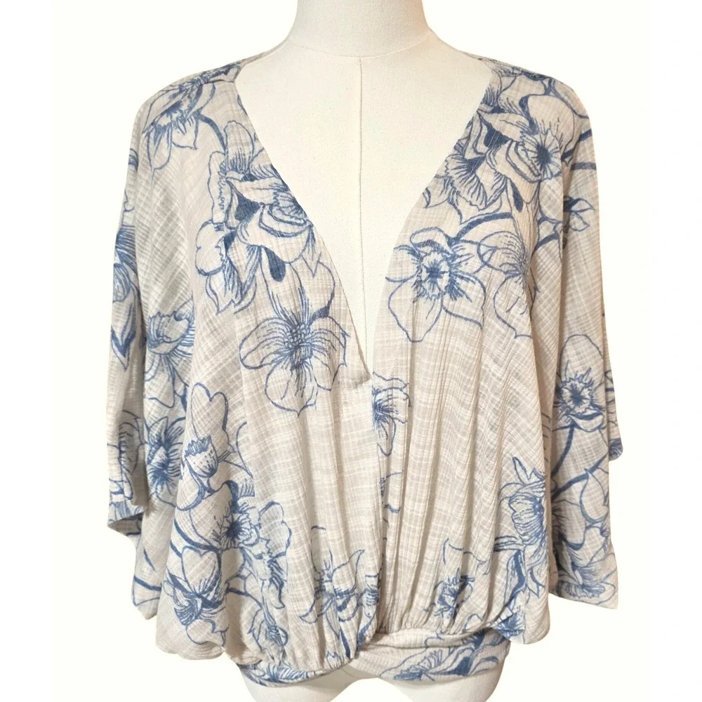 Free People Blue Floral‎ Print Dolman Sleeve V Neck Kimono Style Top M